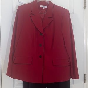 Le Suit pantsuit, red jacket & black pants 16W